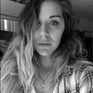 Meet your Posher, Milena